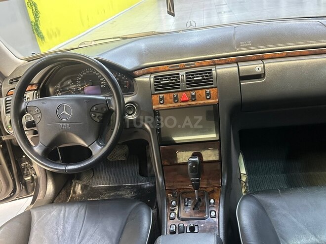 Mercedes E 280 2001, 250,000 km - 2.8 l - Sumqayıt