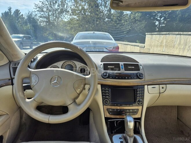 Mercedes E 320 2002, 289,600 km - 3.2 l - Bakı