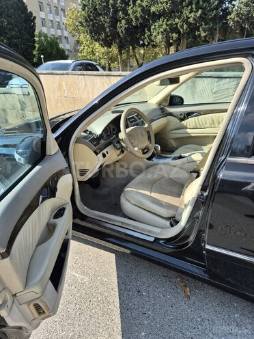 Mercedes E 320 2002, 289,600 km - 3.2 l - Bakı