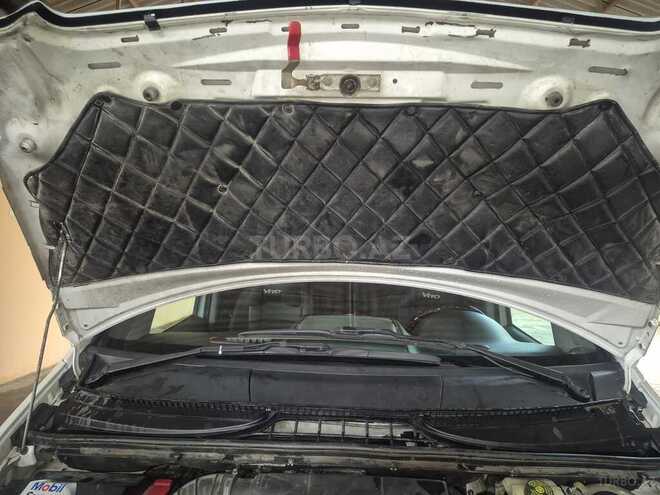Mercedes  2009, 270,000 km - 2.1 l - Naftalan