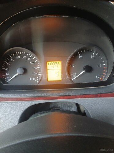 Mercedes  2009, 270,000 km - 2.1 l - Naftalan