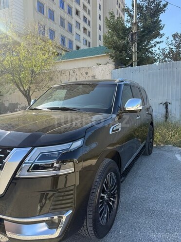 Nissan Patrol 2010, 93,000 km - 5.6 л - Bakı