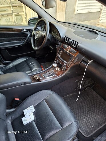Mercedes C 320 2004, 290,000 km - 3.2 л - Sumqayıt