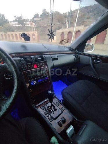 Mercedes E 270 2000, 643,596 km - 2.7 л - Yardımlı