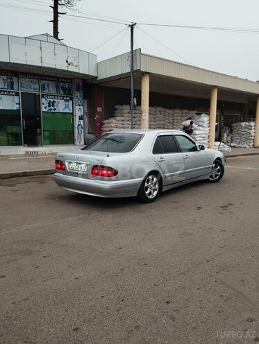 Mercedes E 270 2000, 643,596 km - 2.7 л - Yardımlı