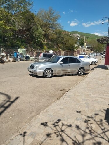 Mercedes E 270 2000, 643,596 km - 2.7 л - Yardımlı