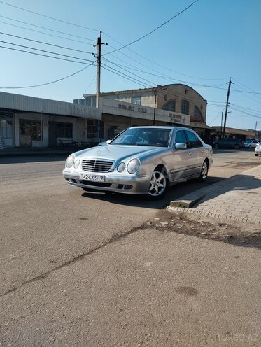 Mercedes E 270 2000, 643,596 km - 2.7 л - Yardımlı
