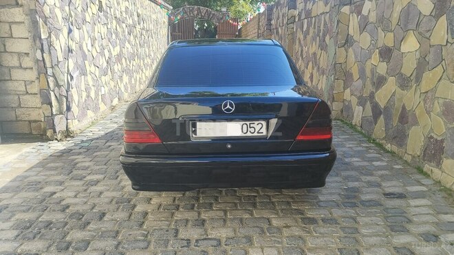 Mercedes C 220 1999, 250,000 km - 2.2 l - Bakı