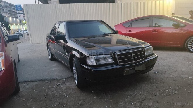 Mercedes C 220 1999, 250,000 km - 2.2 l - Bakı