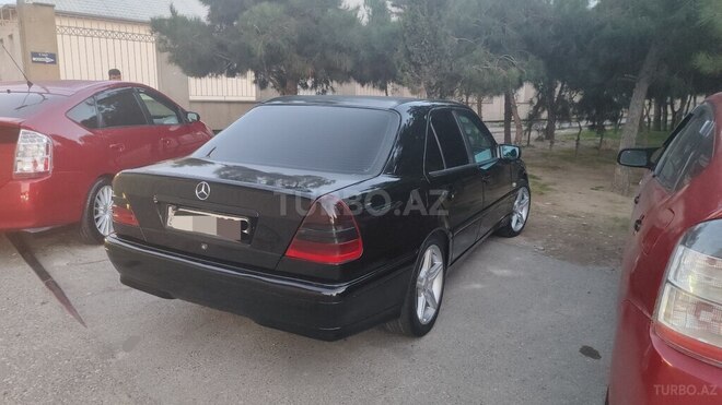 Mercedes C 220 1999, 250,000 km - 2.2 l - Bakı