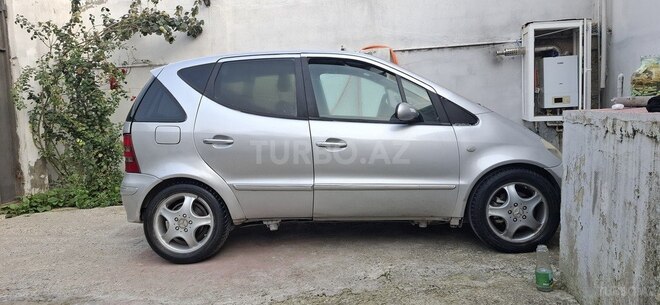 Mercedes A 190 2002, 985,634 km - 1.9 l - Bakı
