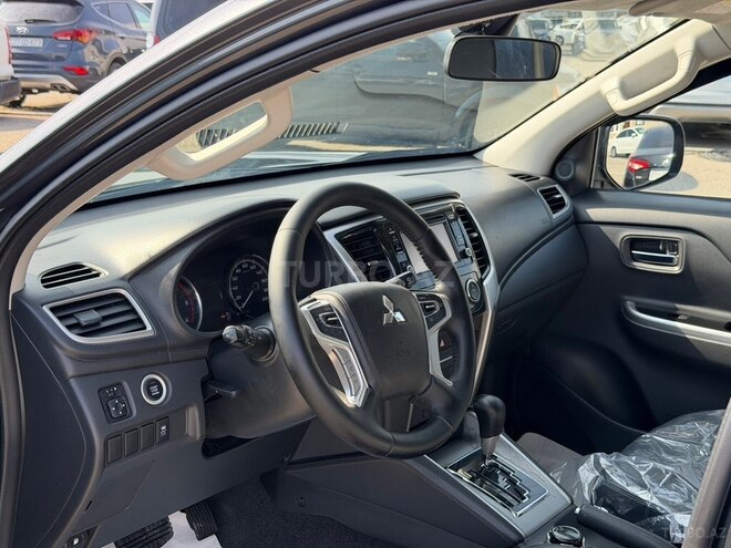 Mitsubishi L200 2020, 151,000 km - 2.4 л - Bakı