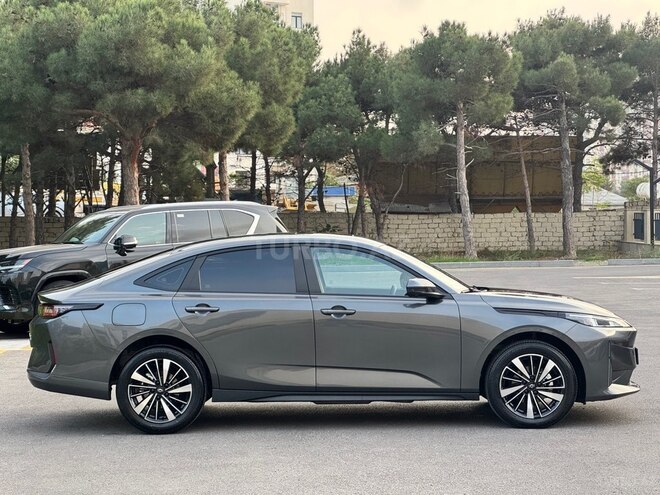 Changan Qiyuan A05 2025, 22,000 km - 1.5 л - Bakı