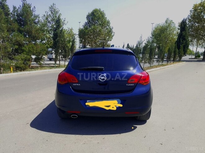 Opel Astra 2010, 232,000 km - 1.4 л - Gəncə