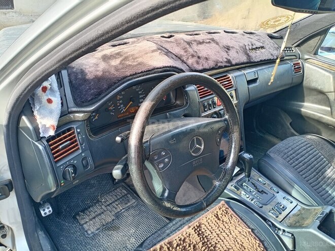 Mercedes E 240 1998, 425,100 km - 2.4 l - Xaçmaz