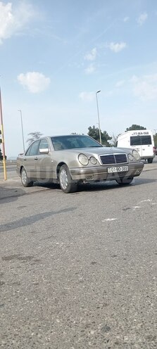Mercedes E 280 1996, 196,000 km - 2.8 l - Sumqayıt