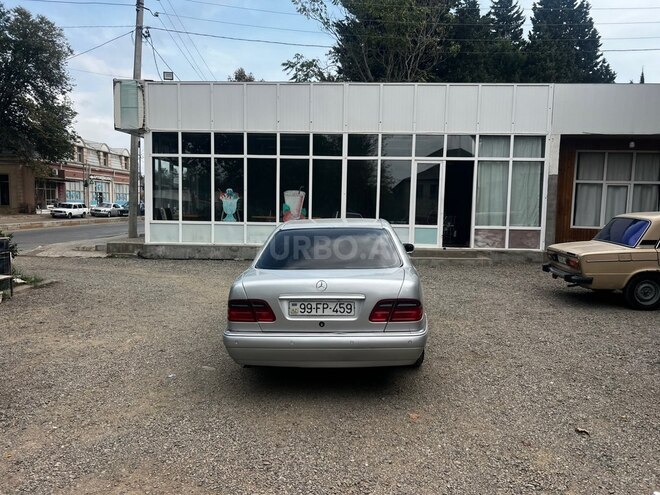 Mercedes E 200 1998, 250,000 km - 2.0 l - Masallı