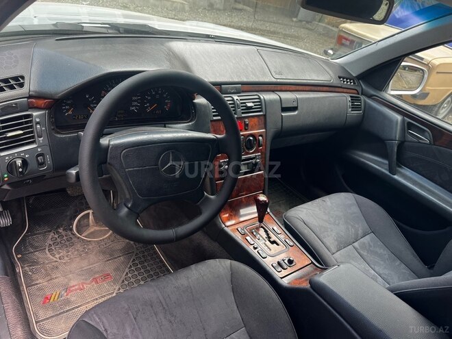 Mercedes E 200 1998, 250,000 km - 2.0 l - Masallı
