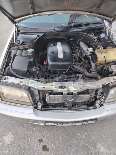 Mercedes C 220 1998, 383,323 km - 2.2 l - Qazax