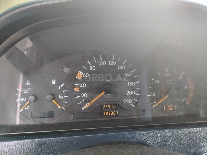 Mercedes C 220 1998, 383,323 km - 2.2 l - Qazax