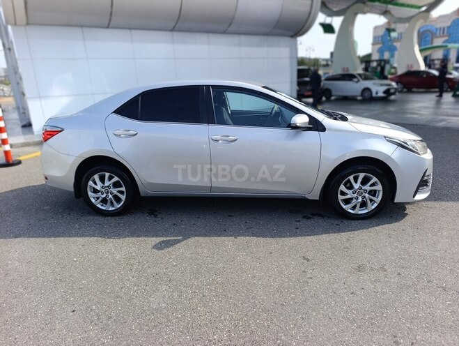 Toyota Corolla 2016, 220,000 km - 1.6 l - Bakı