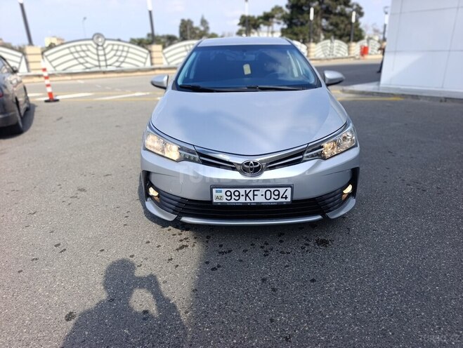 Toyota Corolla 2016, 220,000 km - 1.6 l - Bakı