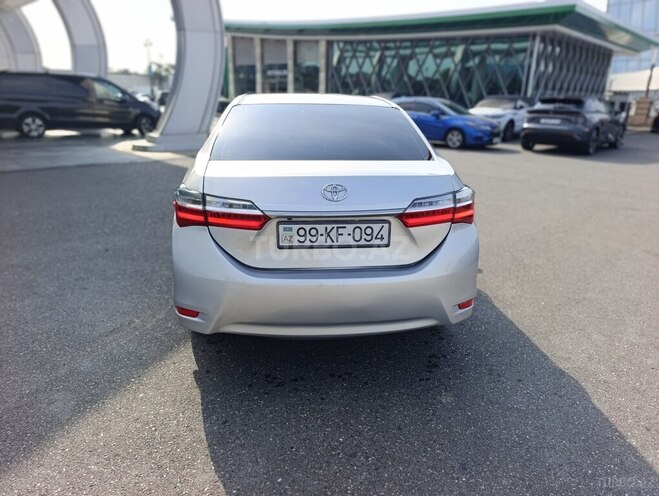 Toyota Corolla 2016, 220,000 km - 1.6 l - Bakı