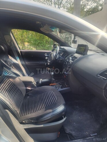 Renault Megane 2007, 380,000 km - 1.5 l - Naftalan