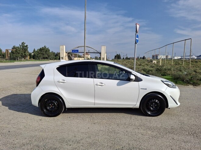 Toyota Aqua 2018, 320,000 km - 1.5 l - Bakı