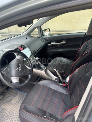 Toyota Auris 2009, 295,000 km - 1.4 л - Bakı