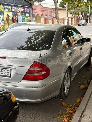 Mercedes E 240 2003, 290,000 km - 2.6 l - Ağstafa