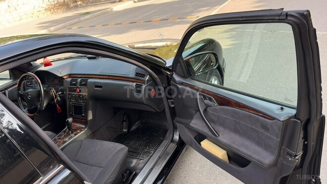 Mercedes E 200 2000, 392,000 km - 2.0 л - Bakı