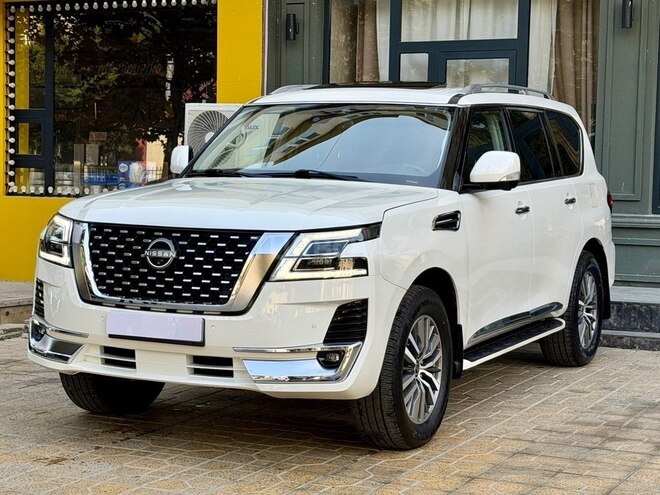 Nissan Patrol 2013, 256,565 km - 5.6 l - Bakı