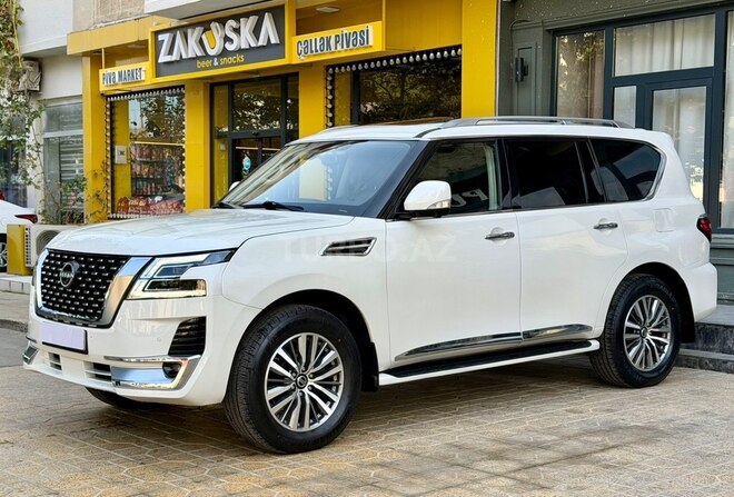 Nissan Patrol 2013, 256,565 km - 5.6 l - Bakı