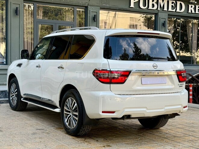 Nissan Patrol 2013, 256,565 km - 5.6 l - Bakı