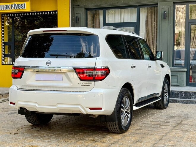 Nissan Patrol 2013, 256,565 km - 5.6 l - Bakı