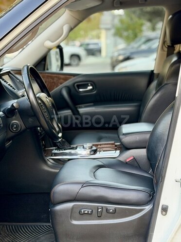 Nissan Patrol 2013, 256,565 km - 5.6 l - Bakı