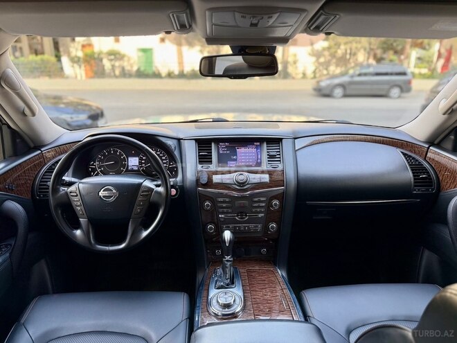 Nissan Patrol 2013, 256,565 km - 5.6 l - Bakı
