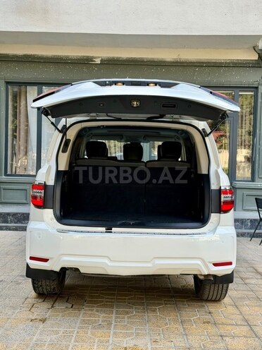 Nissan Patrol 2013, 256,565 km - 5.6 l - Bakı