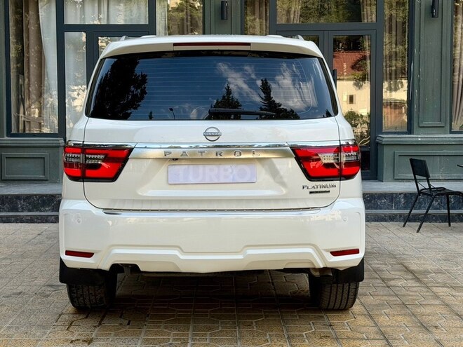 Nissan Patrol 2013, 256,565 km - 5.6 l - Bakı