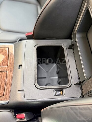 Nissan Patrol 2013, 256,565 km - 5.6 l - Bakı