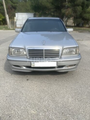 Mercedes C 220 1999, 250,000 km - 2.2 л - Sumqayıt