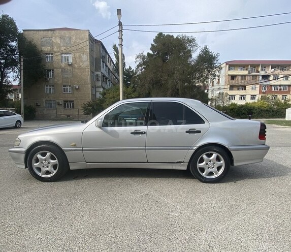 Mercedes C 220 1999, 250,000 km - 2.2 л - Sumqayıt