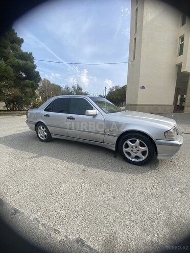 Mercedes C 220 1999, 250,000 km - 2.2 л - Sumqayıt