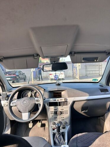 Opel Astra 2009, 291,800 km - 1.4 л - Şəmkir