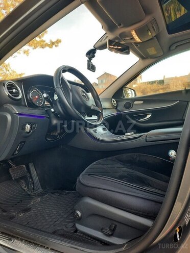 Mercedes E 300 2017, 165,000 km - 2.0 л - Quba