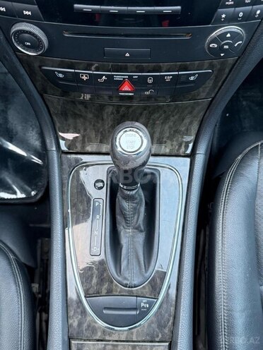 Mercedes E 240 2003, 281,000 km - 2.6 l - Bakı