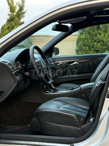 Mercedes E 240 2003, 281,000 km - 2.6 l - Bakı