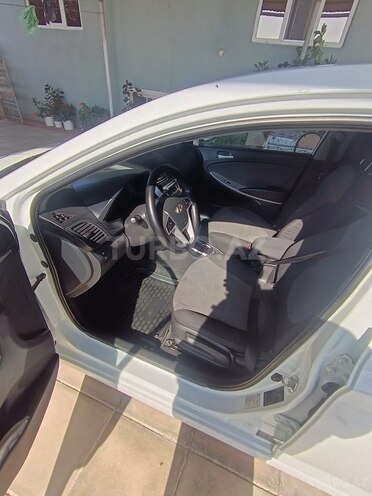 Hyundai Accent 2012, 199,868 km - 1.6 l - Biləsuvar