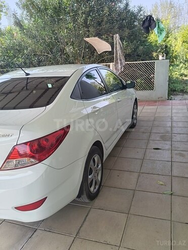 Hyundai Accent 2012, 199,868 km - 1.6 l - Biləsuvar